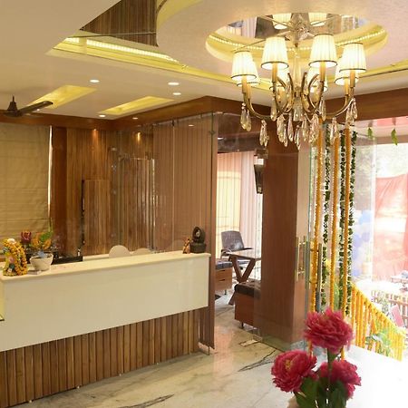 Hotel Le Cypress Барейли Екстериор снимка