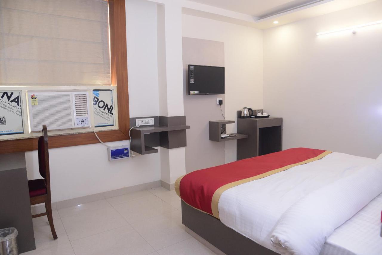 Hotel Le Cypress Барейли Екстериор снимка
