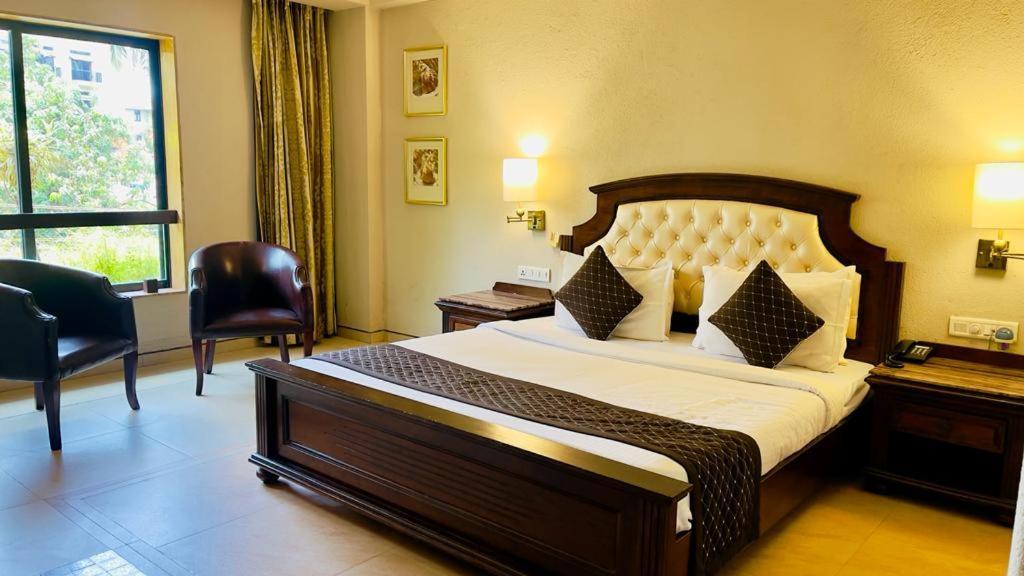 Hotel Le Cypress Барейли Екстериор снимка